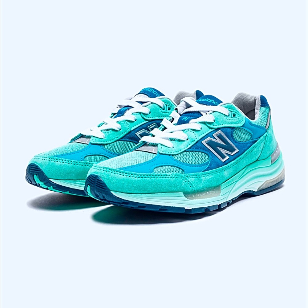 New Balance
M992 "Teal" - 992 MADE IN USA 'BLUE SILVER METALLIC' NWOT (OBO)
